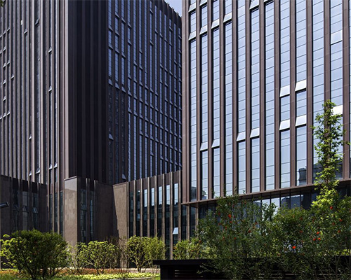 沈陽(yáng)幕墻安裝維修公司淺析如何有效地解決玻璃幕墻自爆的問(wèn)題